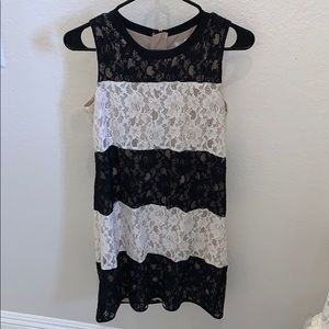 Jessica Simpson - Lace Dress